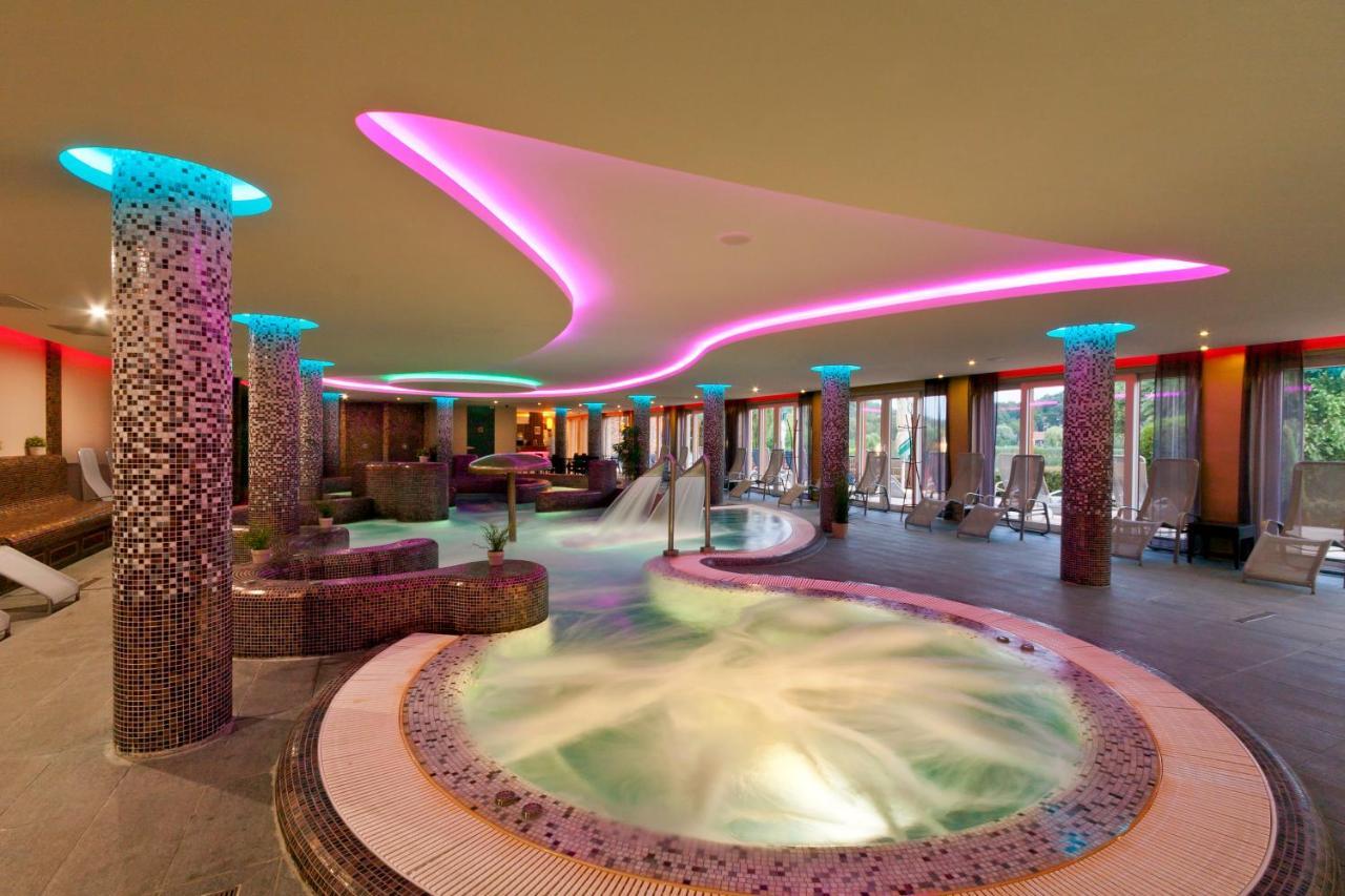 To Wellness Hotel Bánk Exteriör bild