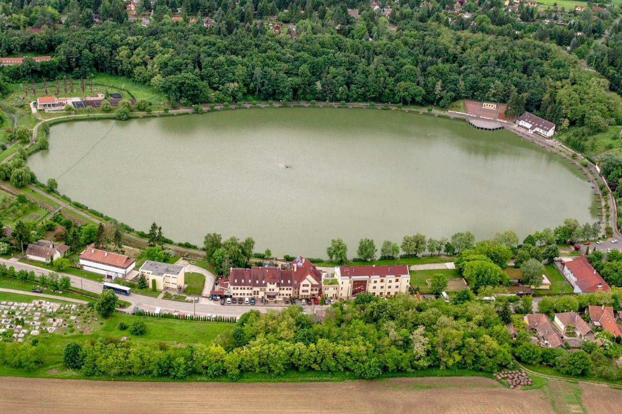 To Wellness Hotel Bánk Exteriör bild