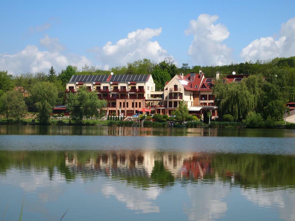 To Wellness Hotel Bánk Exteriör bild